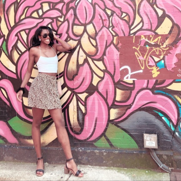 Meet Your Posher, Tori!🌻 - Picture 6 of 8